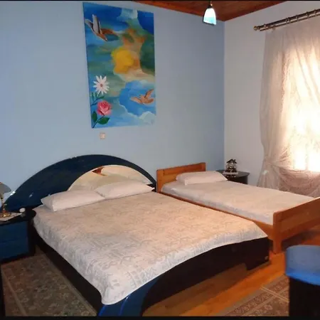 Nikos Apartman *