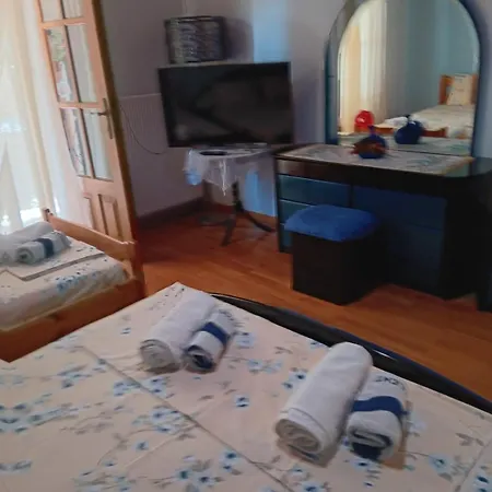 Nikos Apartman