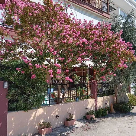 Nikos Apartman