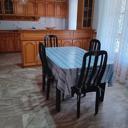 Διαμέρισμα Nikos *